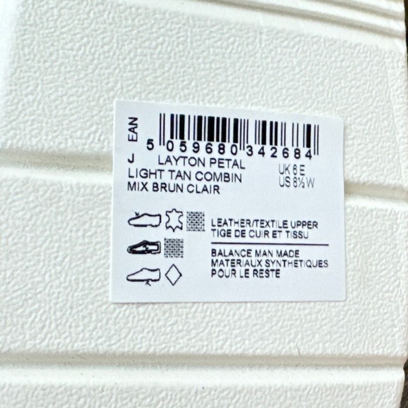 NIB Clarks Layton Petal 8.5W WIDE Slip On Comfort Sneakers Light Tan Combo - Picture 8 of 11